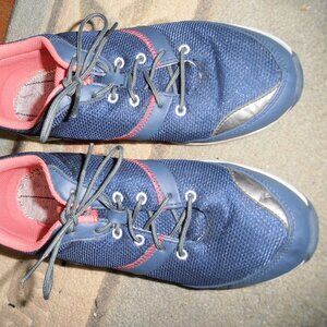 Womens Vionic Kona Sneakers ~Size 9~ No Insoles~